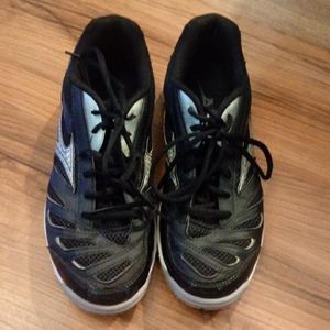 Women athletic shoes